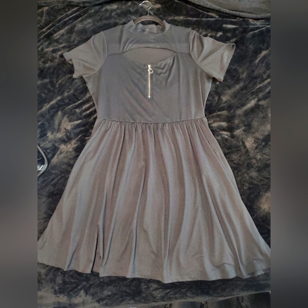 Gothic dress with pockets